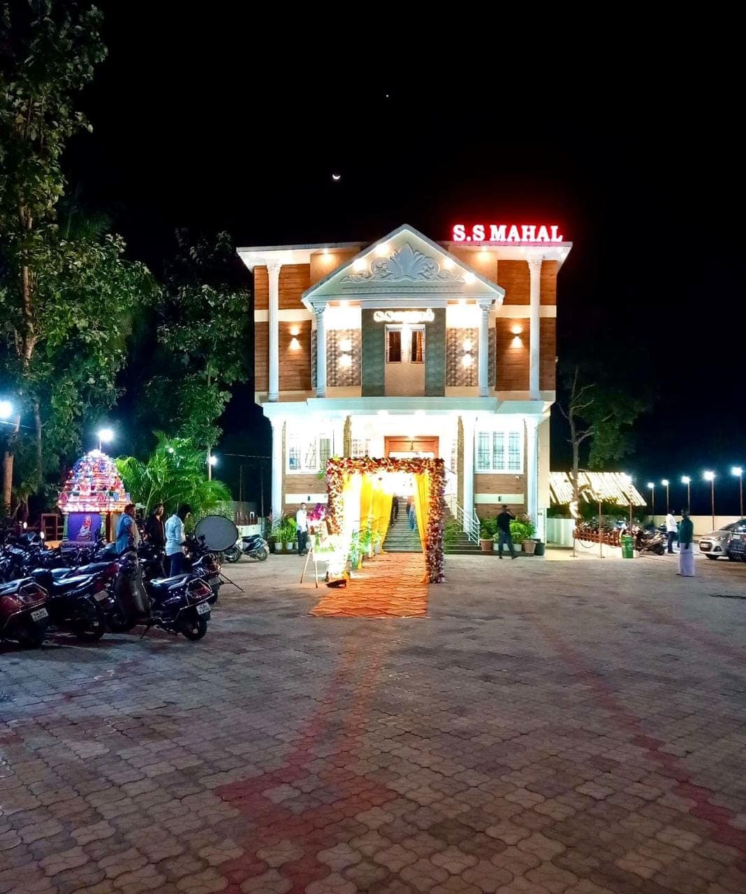S.S Mahal lit up at night, wedding mahal in Mayiladuthurai